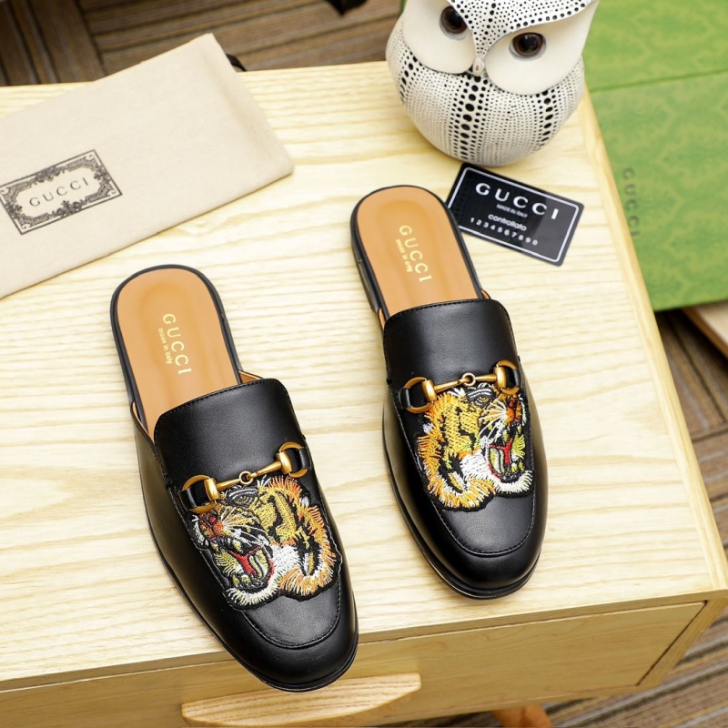 G*u*i slippers